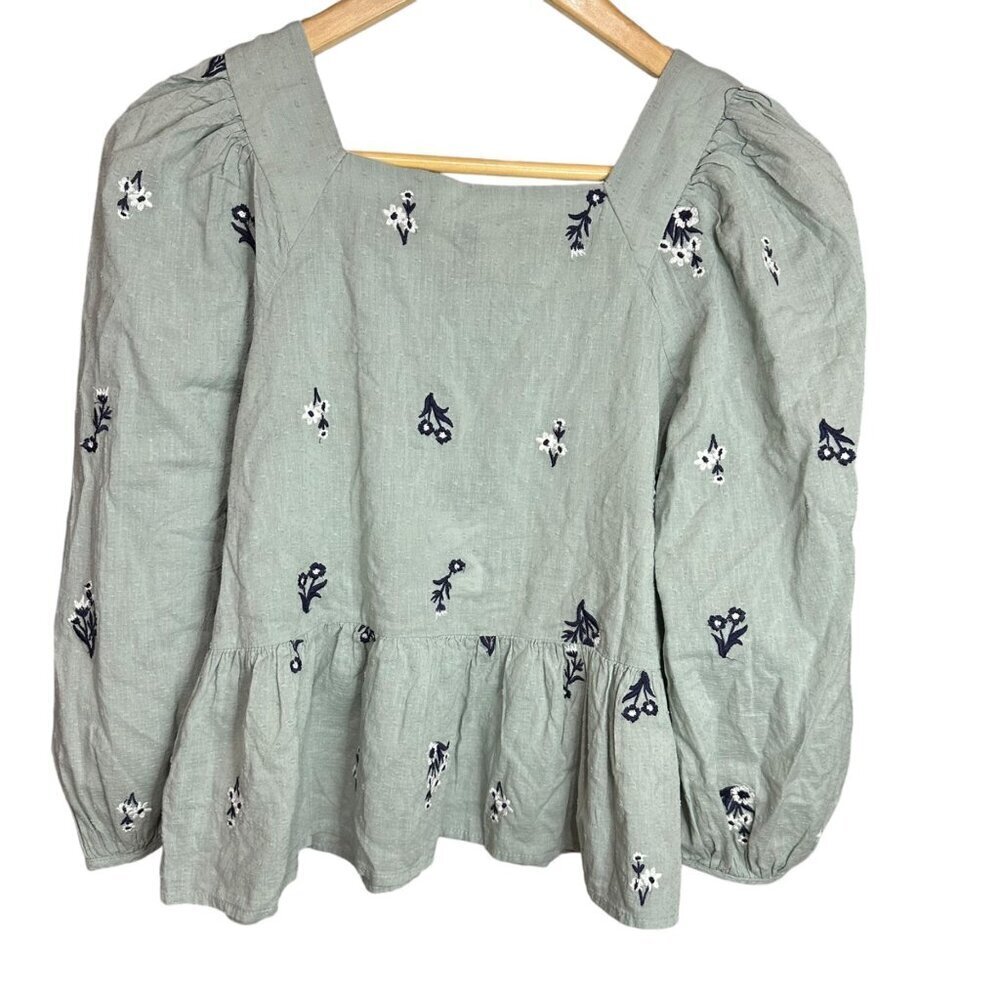 NWT Universal Thread Sage‎ Green Peasant Blouse Puff Sleeve Floral Embroidery XS